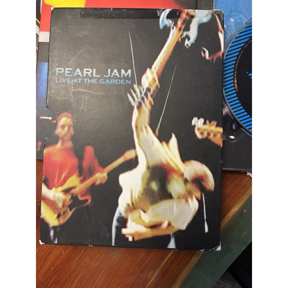 Pearl Jam Live at the Garden DVD 2003 Bonus Features Rock Concert Video